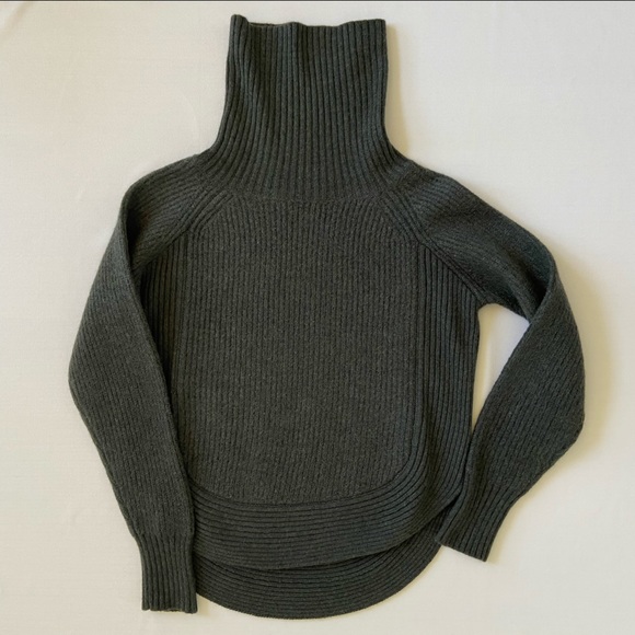 Aritzia Sweaters - Wilfred Free Italian Yarn Turtleneck Sweater in Dark Green Size XXS